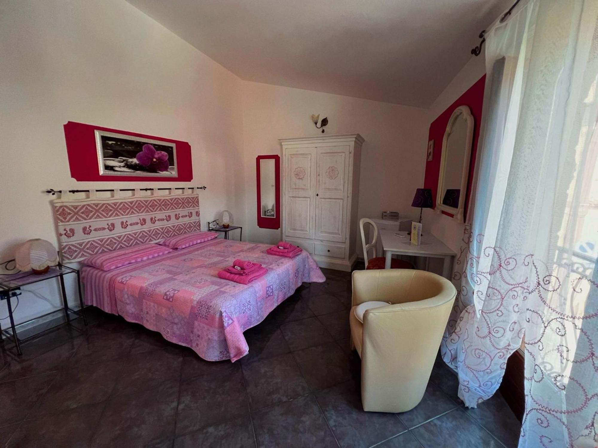 Locazioni Brevi La Rosaviola Guest Rooms Teulada Exterior foto