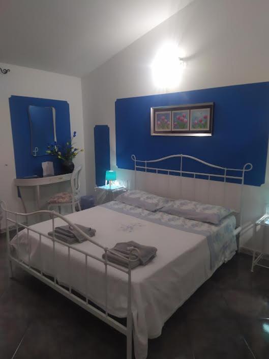 Locazioni Brevi La Rosaviola Guest Rooms Teulada Exterior foto